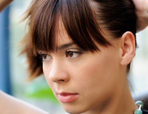 Video Keep Your Hair Straighter For Longer With Swirling Trick